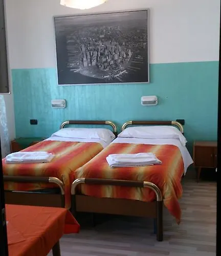 מלון Paradise 3*