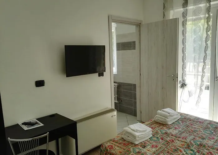 מלון Paradise 3*